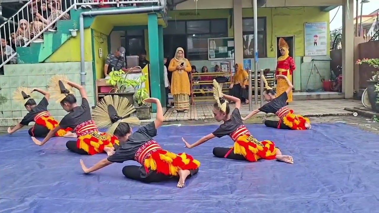 Upacara Peringatan HARDIKNAS 2025 SDN WAGE 1