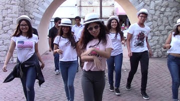 UPTOWN FUNK VIDEO CLIP NELLY