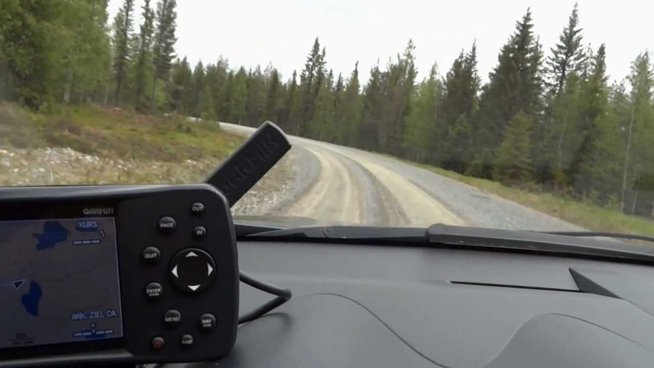 Straße in Lappland, nahe Sveaskog