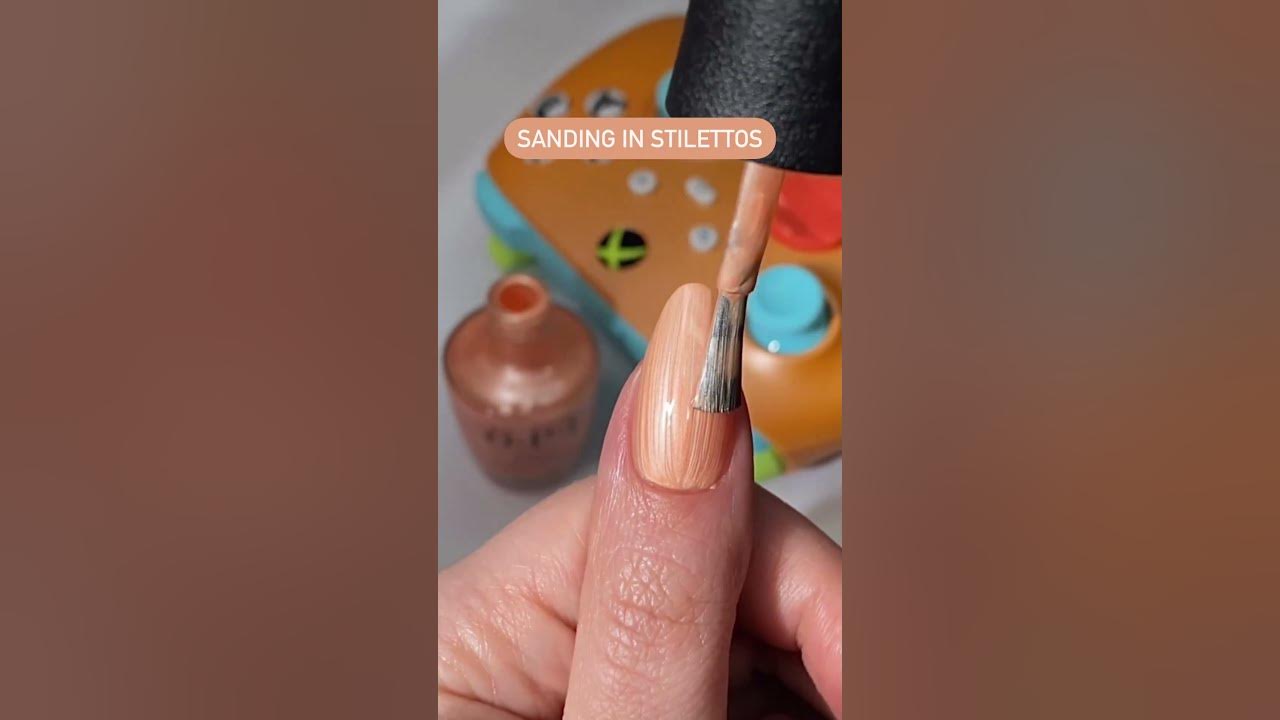 Mother-of-Pearl Nails Are Bringing Mermaidcore to Your Fingertips