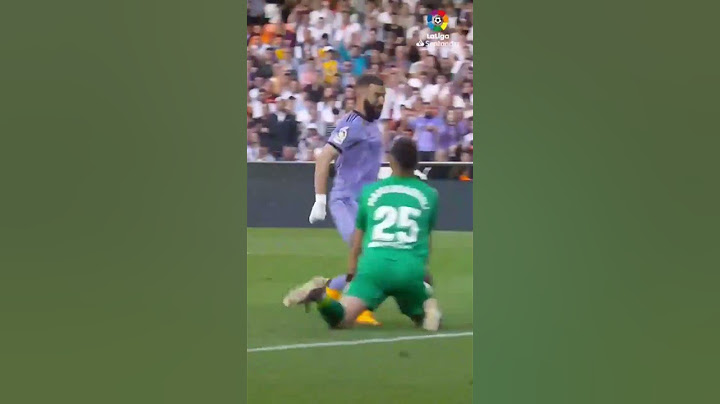 A HERO in Mestalla! 🦸‍♂️ ⛔  #shorts #laligasantander #valencia #realmadrid #mamardashvili