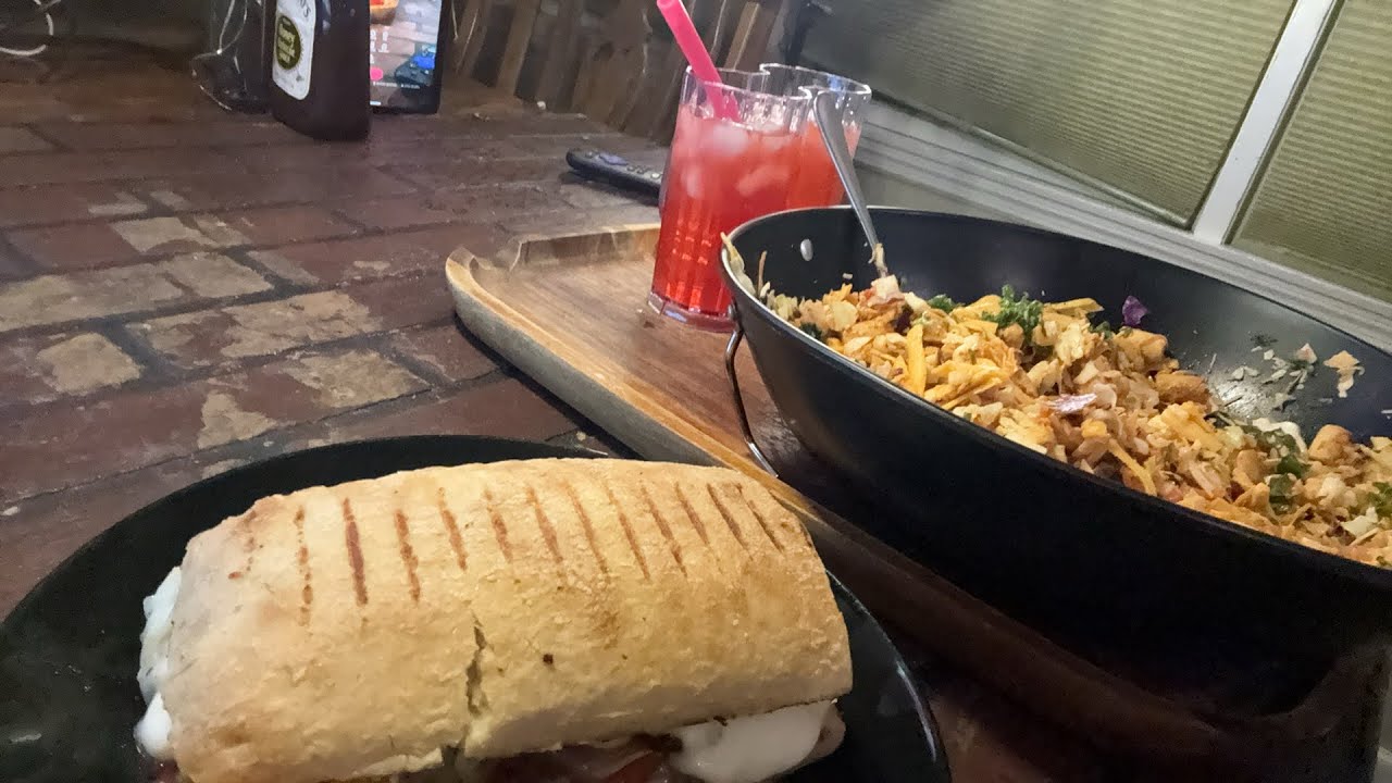 Baja Bbq Ranch Salad / Veggie Panini