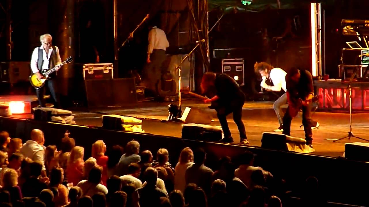Foreigner Juke Box Hero Live 2010 YouTube