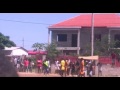 Futebol De Rua Em Angola Sailoy Feiticeiro Beija Bola No Campo Durante o Jogo