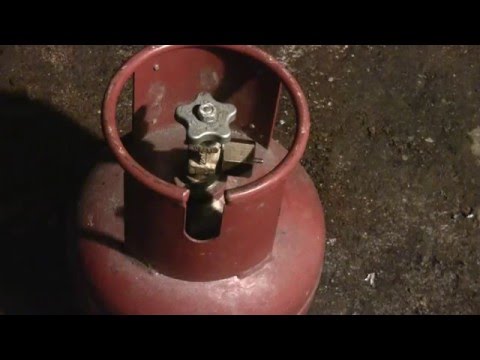 Заправка туристических газовых баллонов,  очень просто, своими руками-