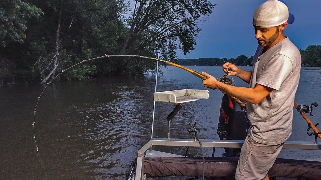 FLOODWATER Fishing The HUNT for HUGE Catfish YouTube
