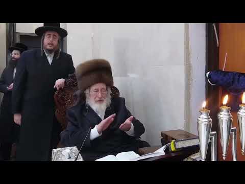 נר ח' דחנוכה ושוה"ט ליל זאת חנוכה בחצר הקודש ספינקא תשפ"ו