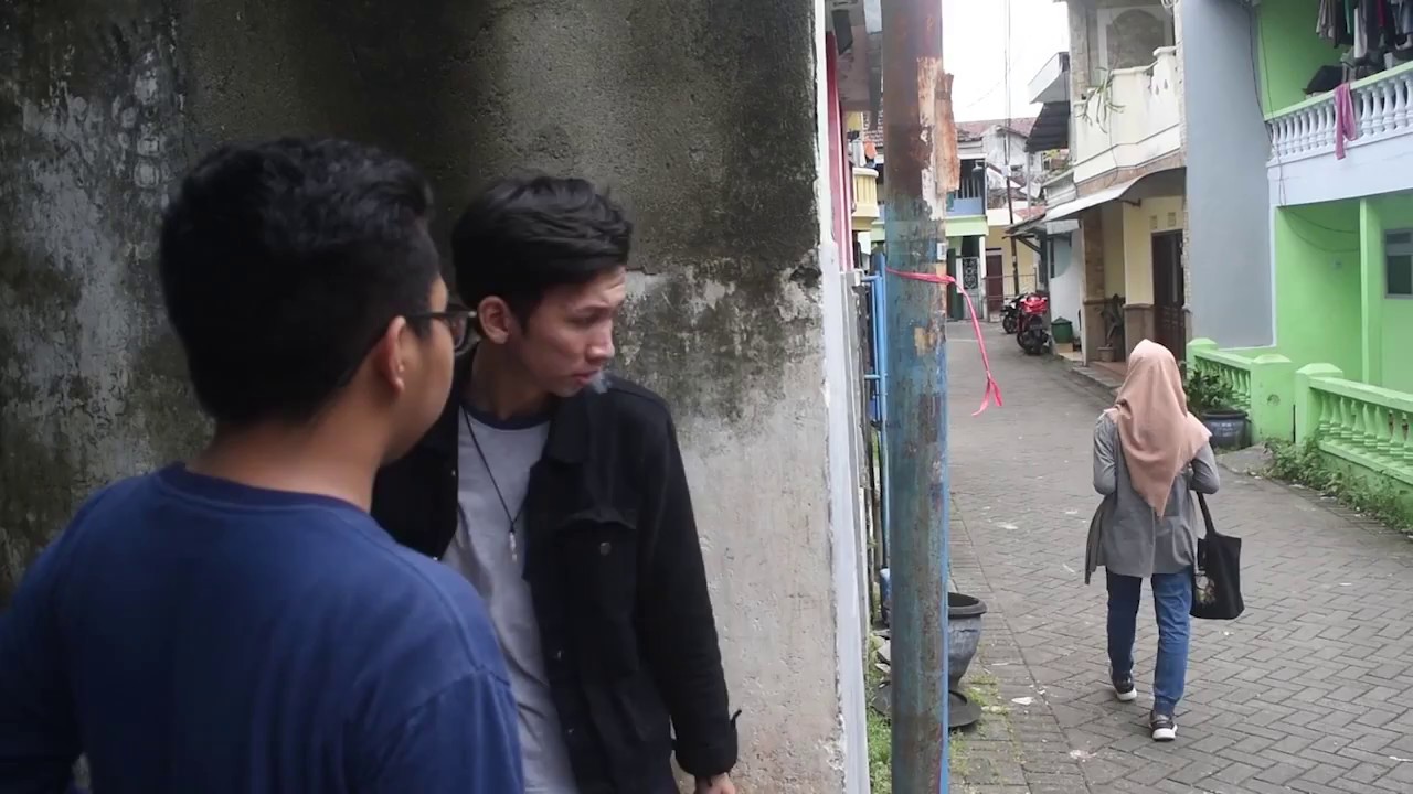INDAH NYA MENOLONG SESAMA