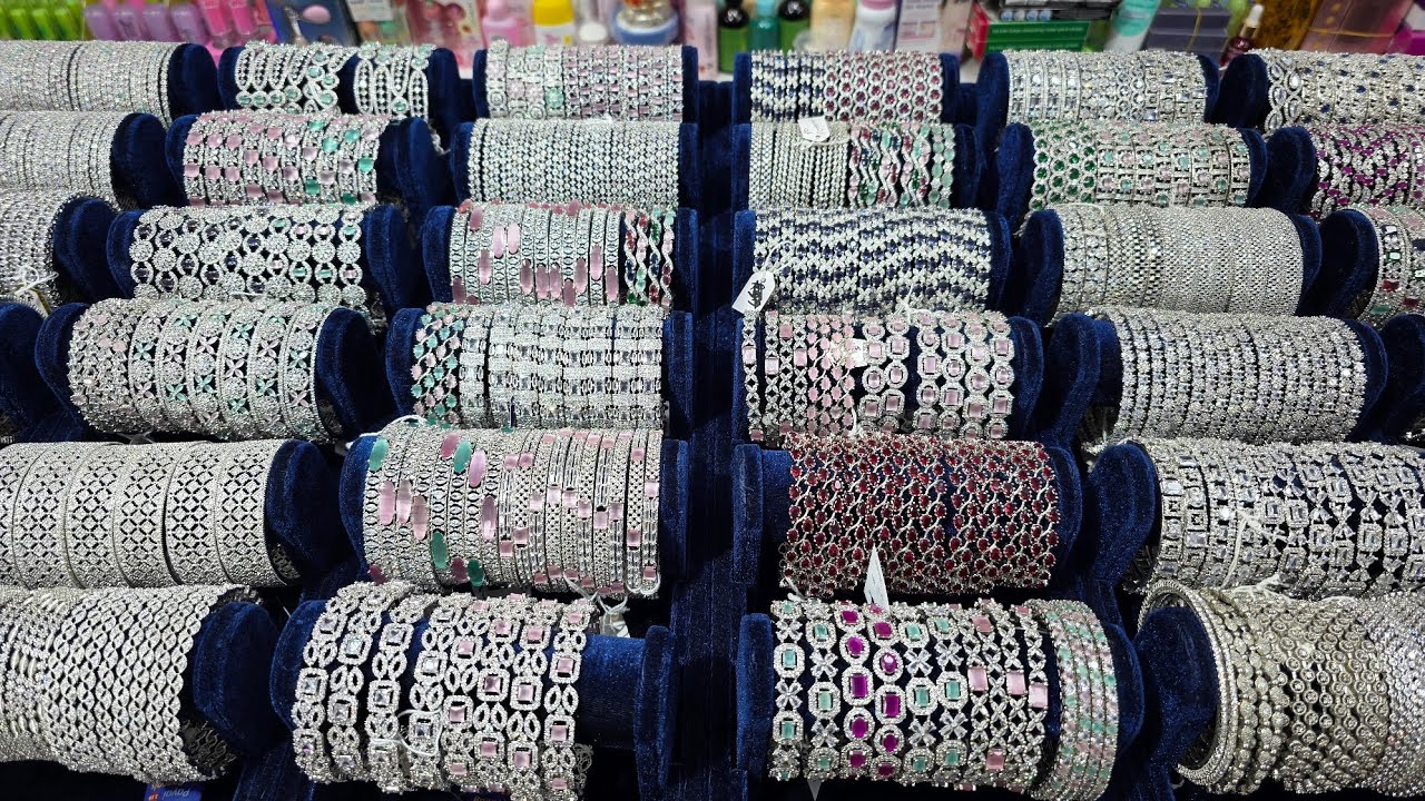 Неограниченное количество дизайнов браслетов с бриллиантовой огранкой по невероятно выгодному пре...