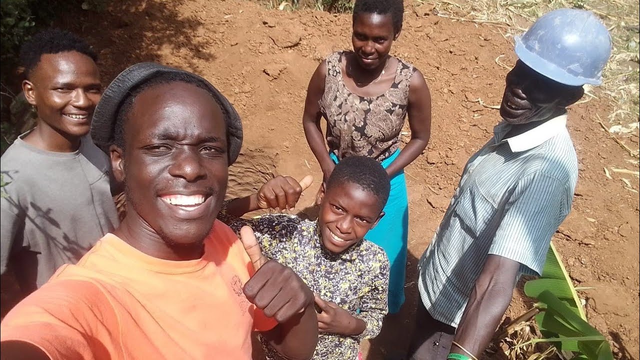MY FRIEND BUILDING A HUMBLE FAMILY A TOILET IN KENYA AFRICA😊