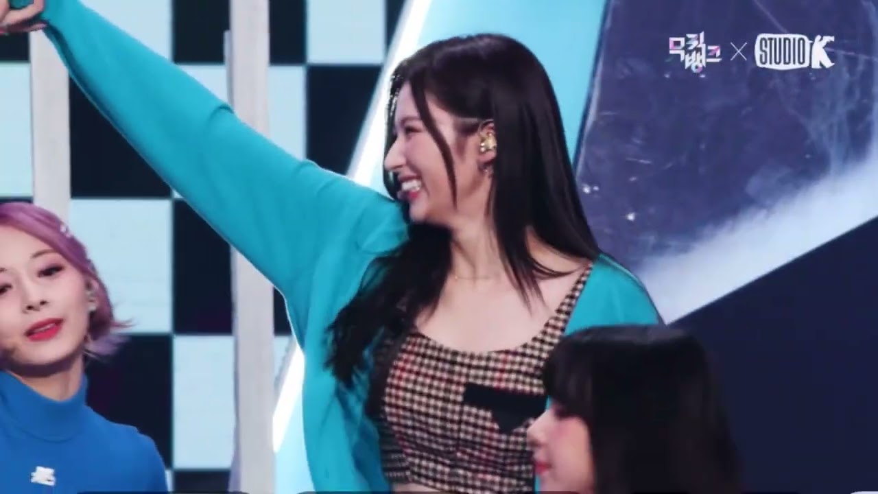 hq720.jpg?sqp=-