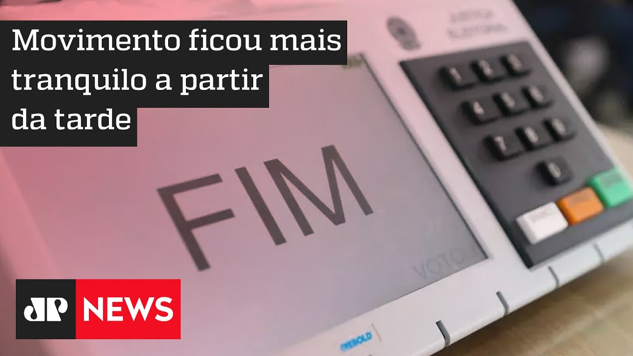 Florianópolis registra longas filas pela manhã em sessões eleitorais para votação