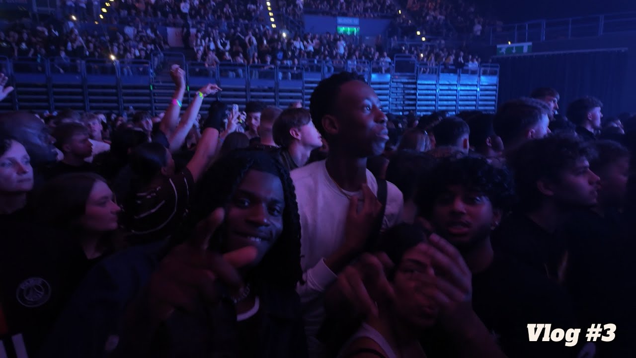 SEEING DAVE LIVE!! | VLOG #3 13.3.26 - YouTube