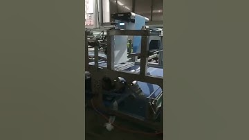 Fully automatic surgical drape folding machine