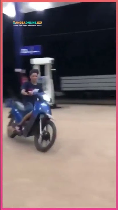 kami menyebutnya unik dan petakilan.. 😂😂