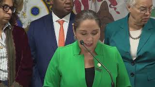 'Chicago will not be silent': House Dems, mayor Johnson, Cook county leaders slam Trump | FULL