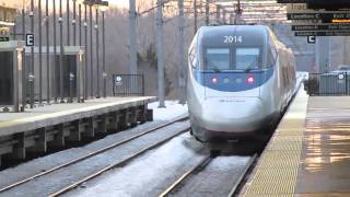 Acela Express and AEM-7/MBTA Meet at RTE 128 Station (2/14/11)