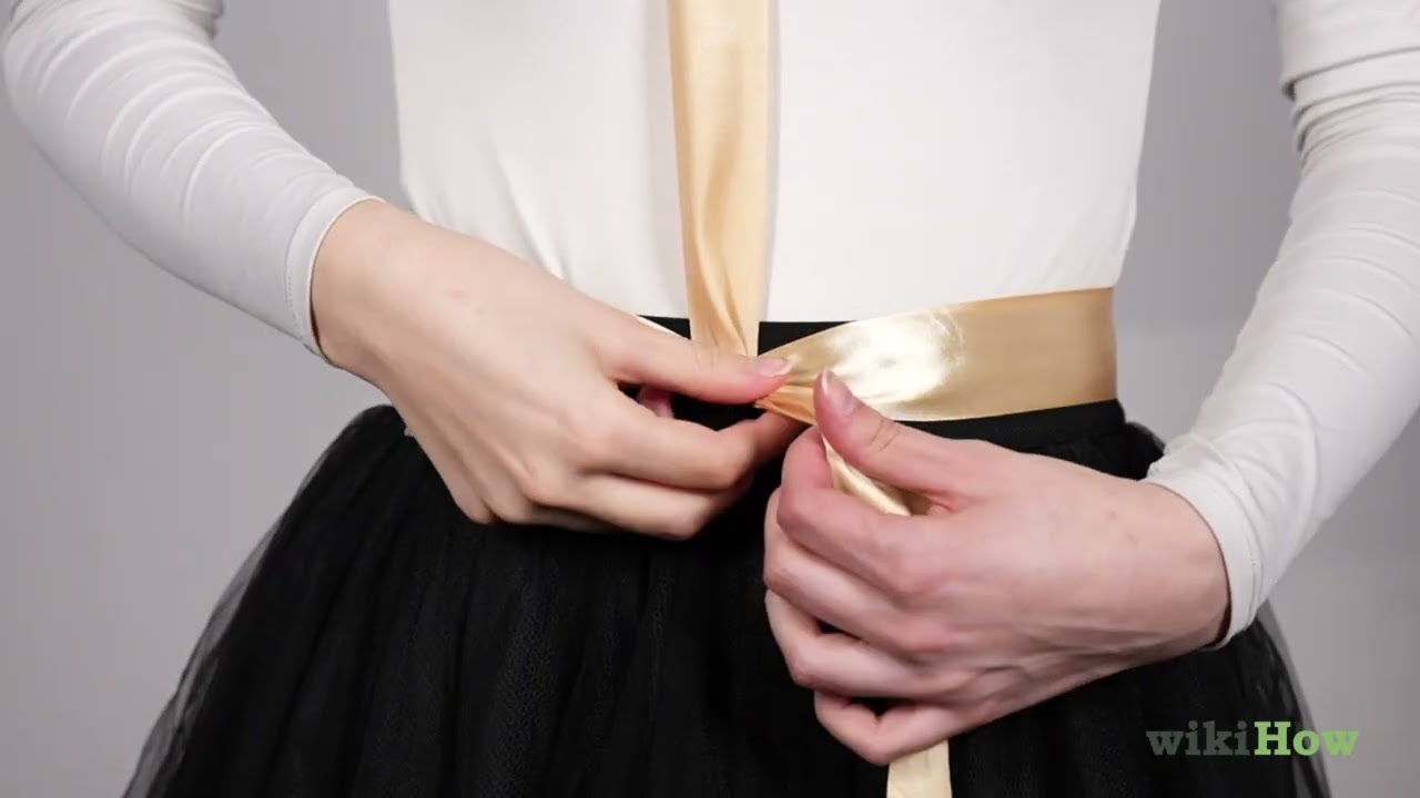 How to Tie a Bow on a Dress: Easy Step-by-Step Guide