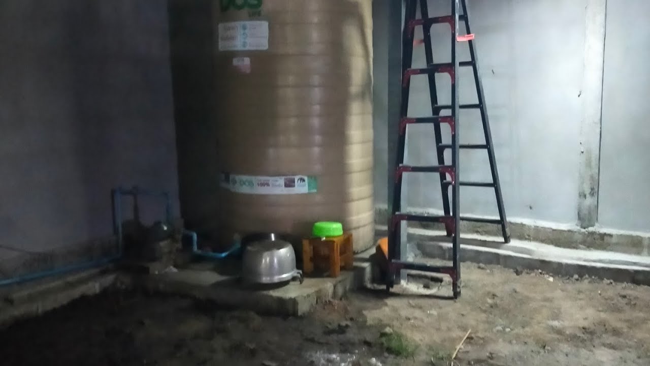 #อัพเดทการทำห้องครัวหลังบ้าน#ติดรางน้ำเสร็จแล้วย้ายถังน้ำ