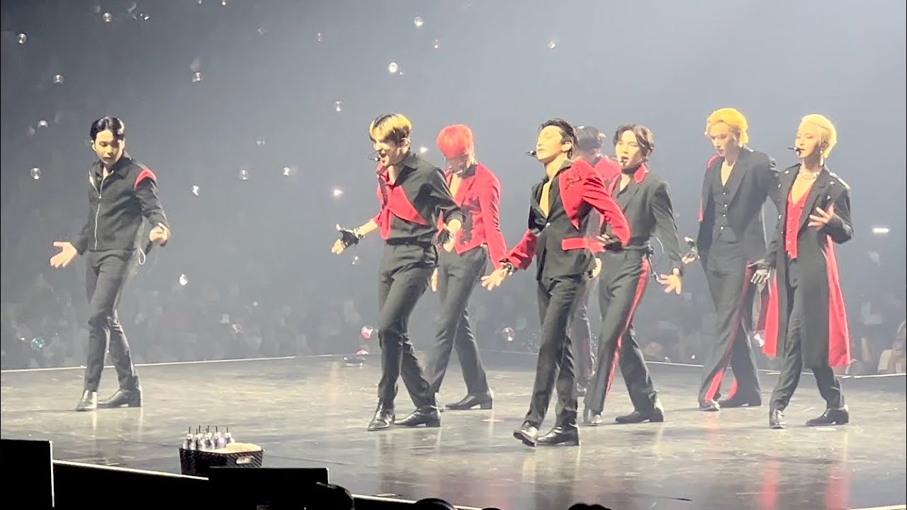 ATEEZ - HALA HALA 4K Anaheim Day 1 Fancam Fellowship Break The Wall Tour Live Honda Center 221107 직캠