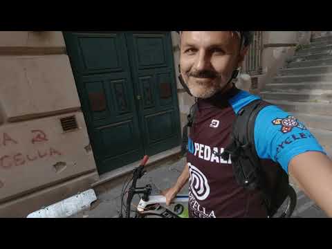 Napoli Obliqua, ciclisti alla scoperta della città