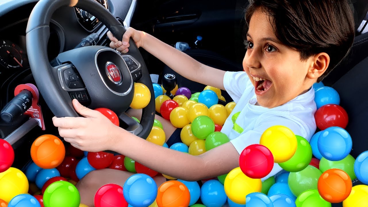 Ball pool in car ! We are in the Car, Wheels On The Bus Song Nursery
