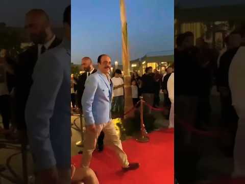 وصول الفنان خالد الشيخ علي الريد كاربت في العرض الخاص 