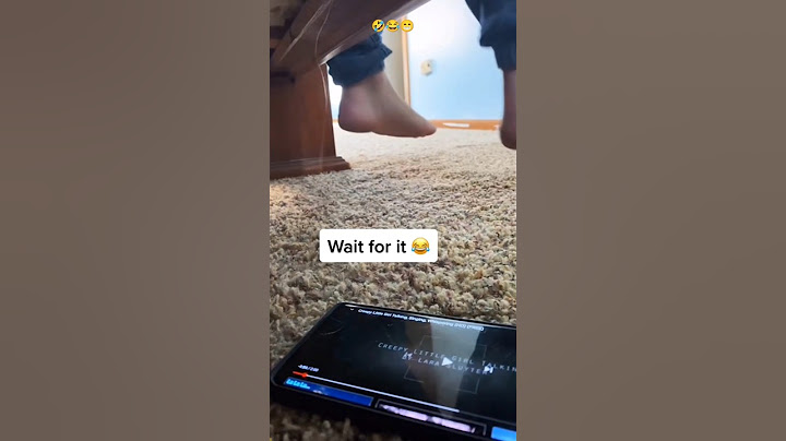 Under bed scare prank on 😂 #sarcasm #scareprank #scary people#prank #funny #viral #trending #fyp