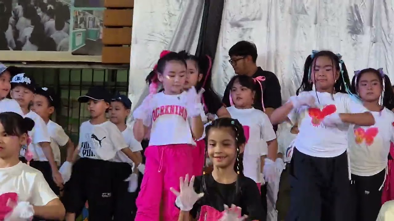 เพลงสวยขยี้ใจ โรงเรียนมีนบุรี#funny #waterpark #cute #waterslide #โรงเรียน 