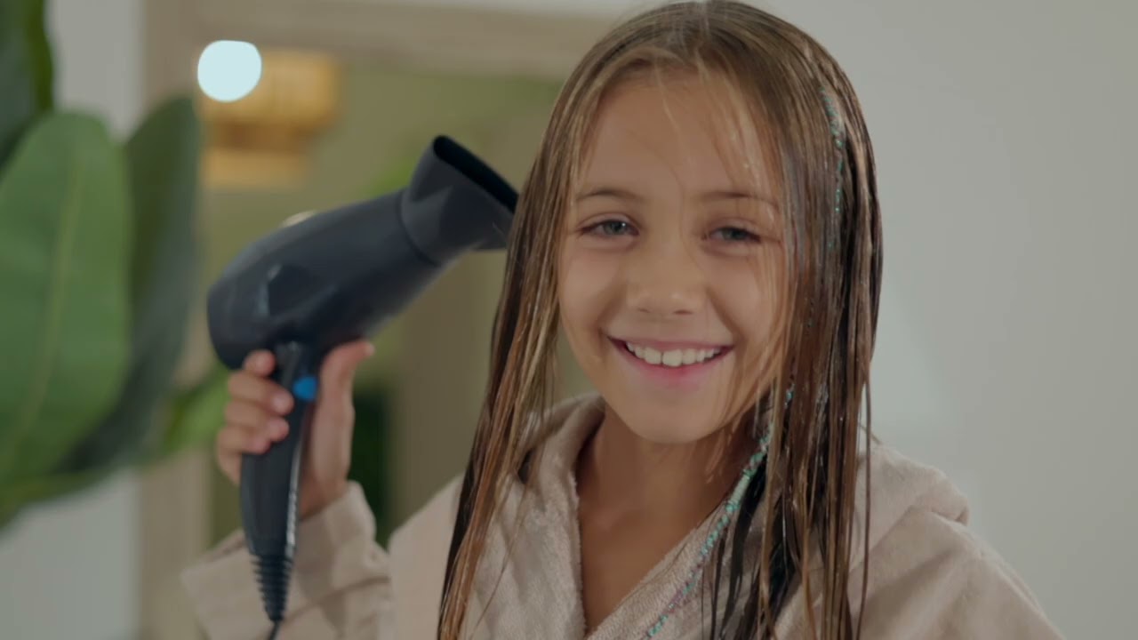 Cabello rubio infantil con Camomila Intea®