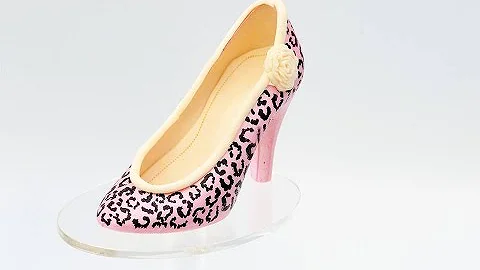 How to make and decorate Chocolate Shoes with Trac...