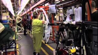 US Hiring Rebounds in April; Unemployment Dips to 5.4%