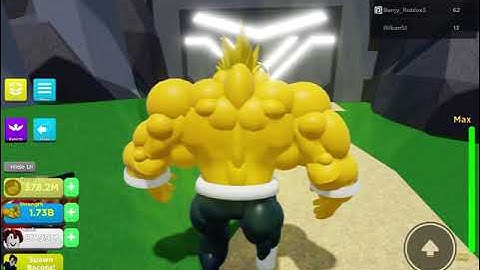 Fighting the new boss in Mega Noob simulator With Cutscenes! (SKY UPDATE+ Old Bacon Betrayal!?)