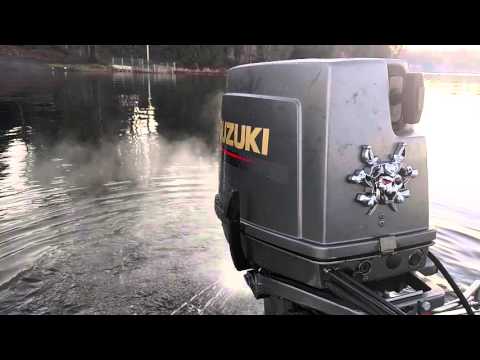 1994 14 foot Livingston Center Console 30HP SuZuKi