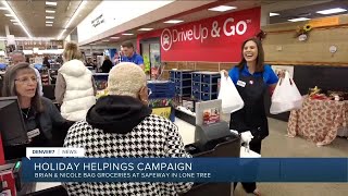 Brian Nicole Bag Groceries at Safeway for Holiday Helpings Campaign