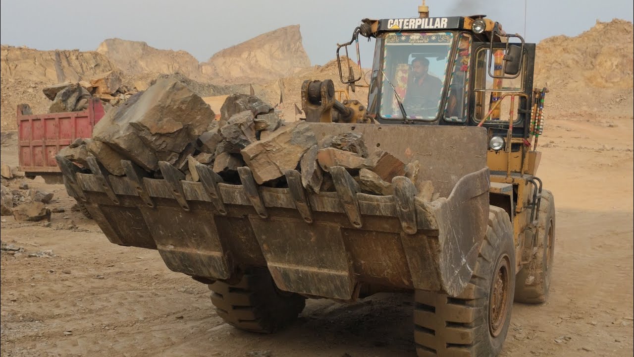 Mega Stone Loading Show: Caterpillar 966D Loading Big Rocks into Huge ...