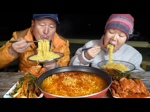 파김치와 고소한 참깨라면 먹방~ (Sesame flavor Korean <strong>instant</strong> noodles) 요리&amp;amp;먹방!! - Mukbang eating <strong>show</strong>