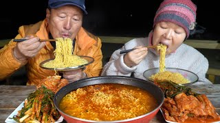 파김치와 고소한 참깨라면 먹방~ (Sesame flavor Korean instant noodles) 요리&먹방!! - Mukbang eating show