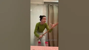 الجزائرية كي تقلها امها ديري الميناج 
