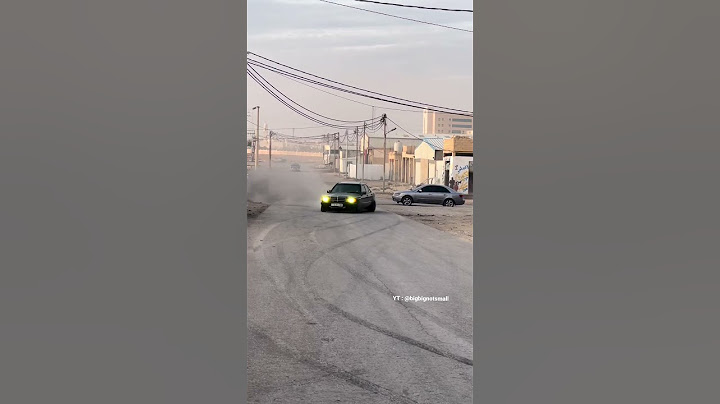 Mercedes Benz 190E / W201 doing the usual drifting.