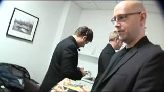 Brad Meltzer of Decoded opens a box