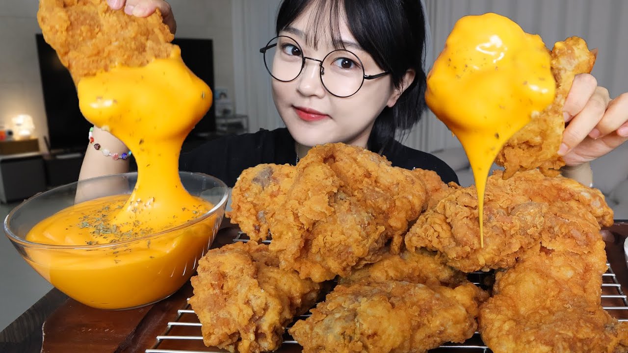 Кусочки жареной курицы без костей в сырном соусе🍗🧀Mukbang ASMR
