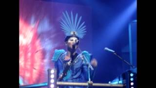 Empire of the Sun - Standing on the Shore (Five live in LA)
