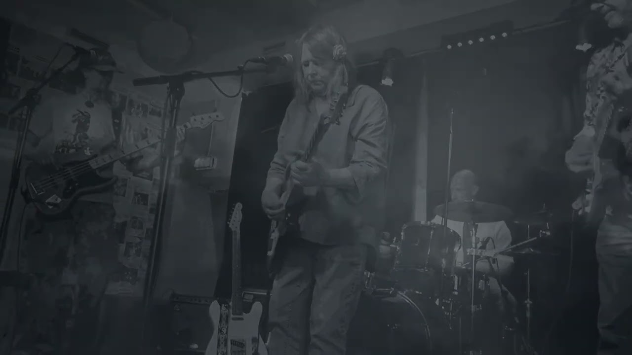 Karin Asklund & ofullständiga rättigheter - Bulldozer