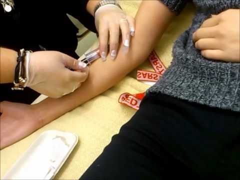 Video: Avkodning av ett allmänt blodprov hos vuxna