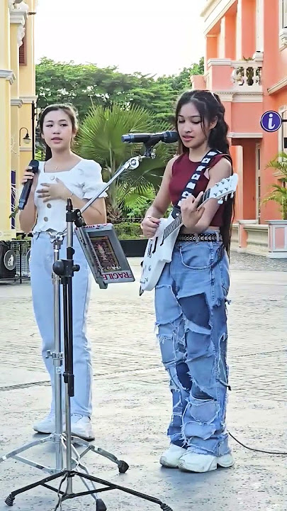 performance by 3 street musicians from Thailand#musisijalanan#zombie