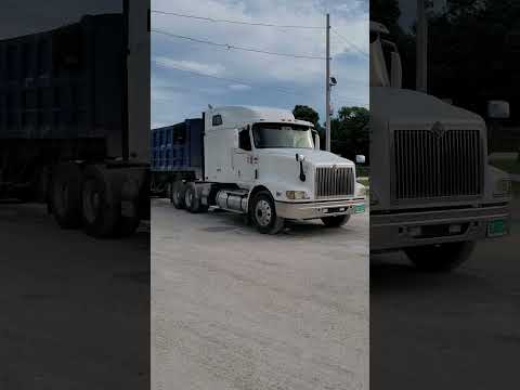 SELLY IN THE HOUSE #TRUCKERS #TRUCKING #TRUCKS #JAMAICA #SEMI