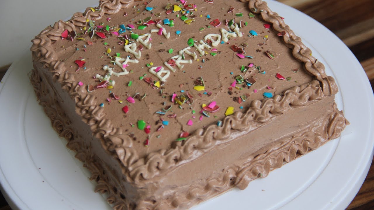 आसान बर्थडे केक रेसिपी Simple cake with Chocolate frosting Cake