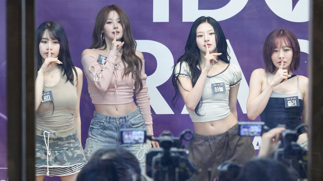 키스오브라이프(KISS OF LIFE) - Lips Hips Kiss (립스 힙스 키스) 직캠 | 아이돌 라디오 • 250611