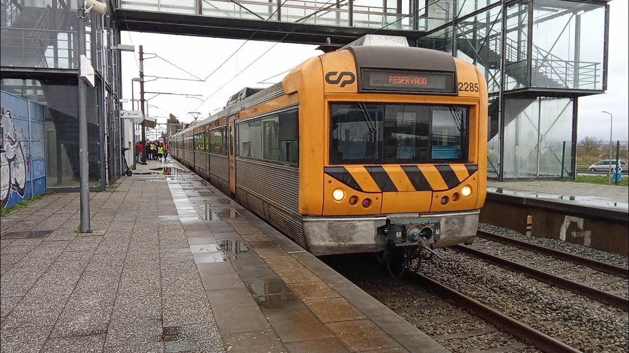 Comboio para ir buscar as crianças e os adultos ao morgado para irem para o trabalho e escola 